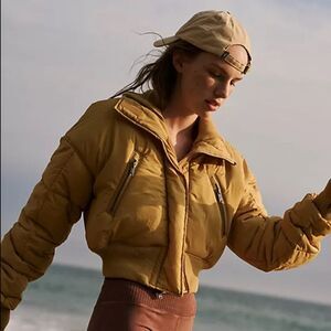 Free People Movement Boulder Babe Banded Mustard Puffer Size Small